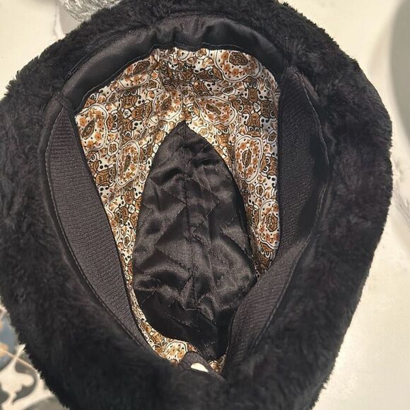 Bavarian Style Faux Fur Hat - Picture 4 of 7